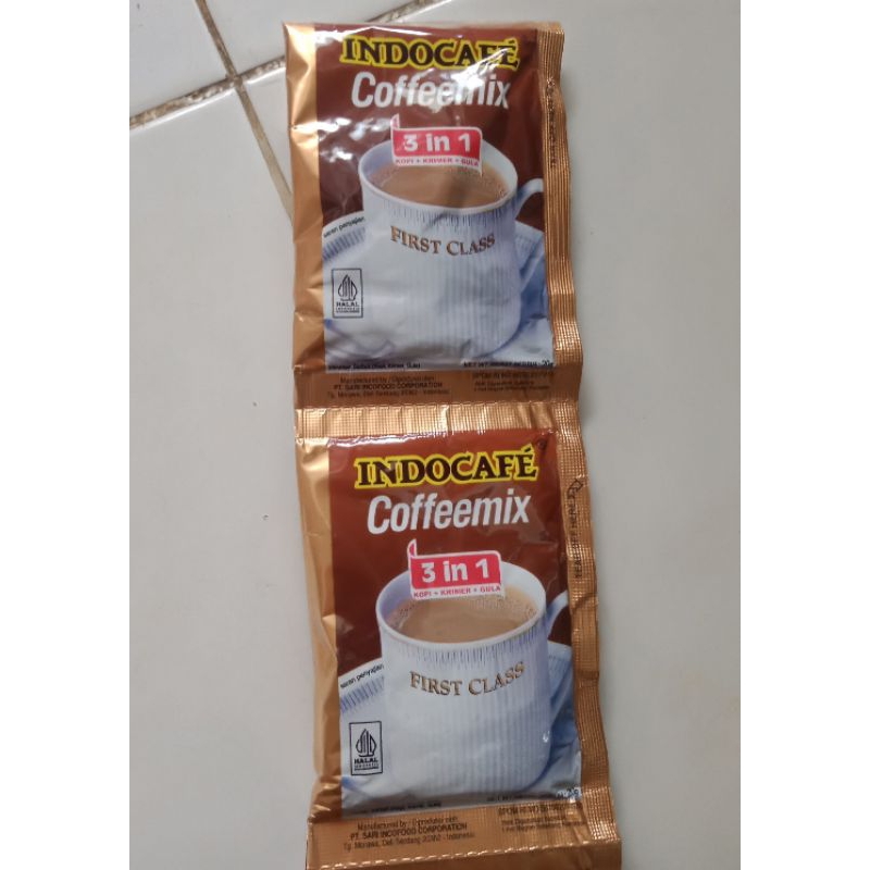 

Indocafe coffemix 1 renceng isi 10 sachet