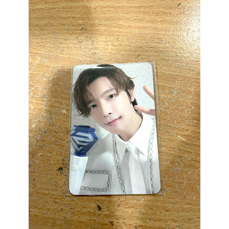 Donghae Official Photocard