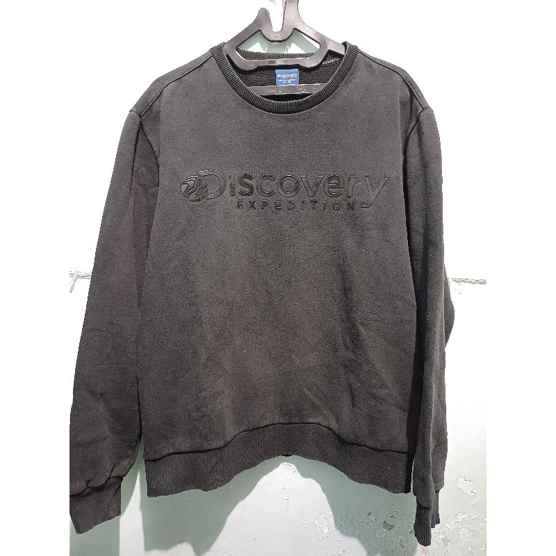 Crewneck DISCOVERY expedition original Black on Black kondisi mulus preloved