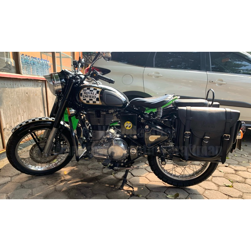 sidebag royal enfield besar , royal enfield classic 500, reborn, signals, triumph