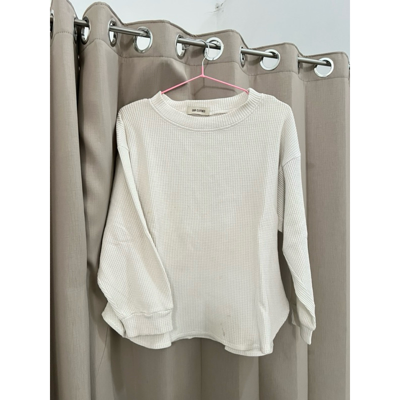 sweater oclo preloved