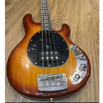 Bass Sterling Ray34 by Musicman honeyburst Made in Indonesia
