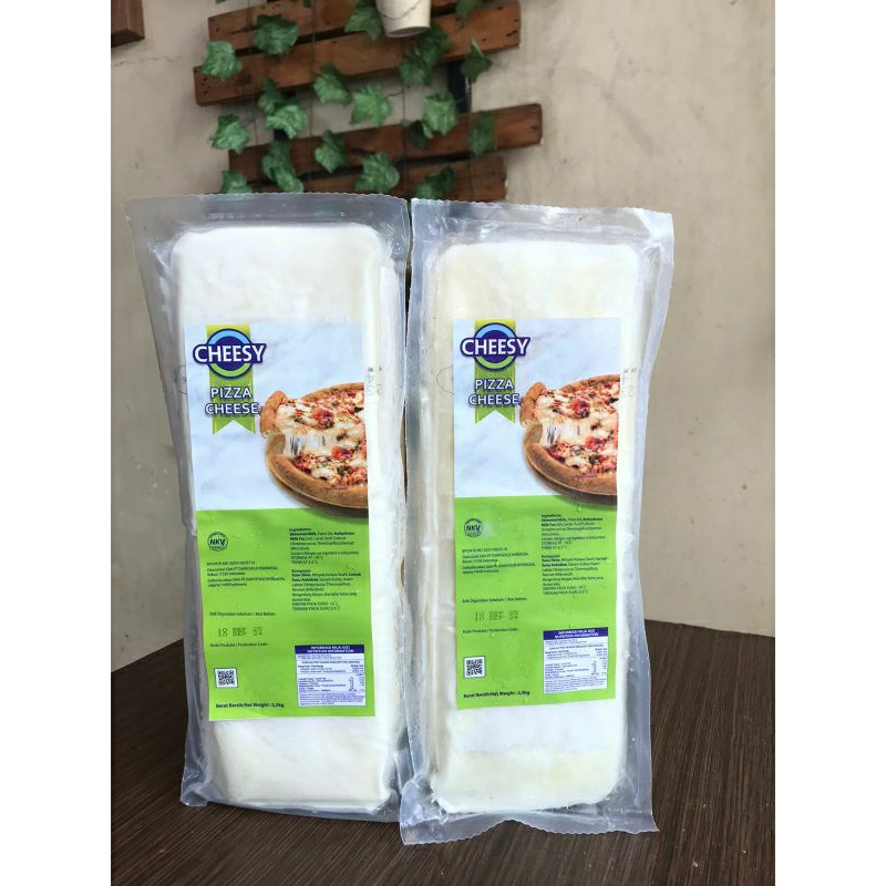 

Keju Mozarella 2.3kg Cheesy / Mozarella Chesse Cheesy 2.3kg / keju mozarella