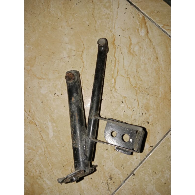 BREKET DUDUKAN PANEL DASI BEAT ESP ECO 2017 -2019 ORIGINAL