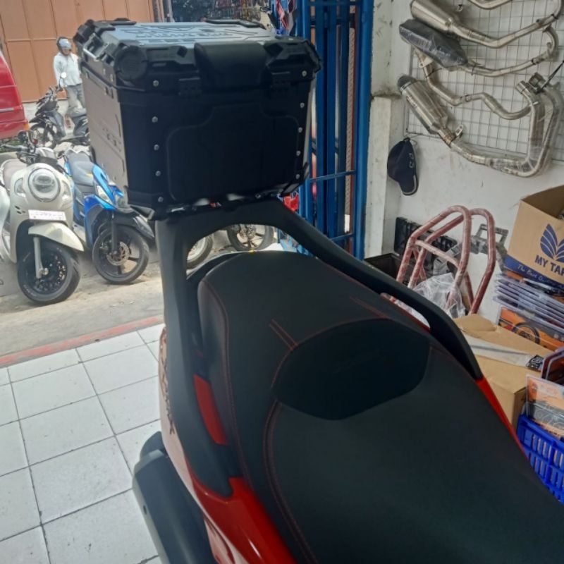 Breket box xmax new xmax 2023 behel box xmax connected begel xmax new dudukan box xmax new