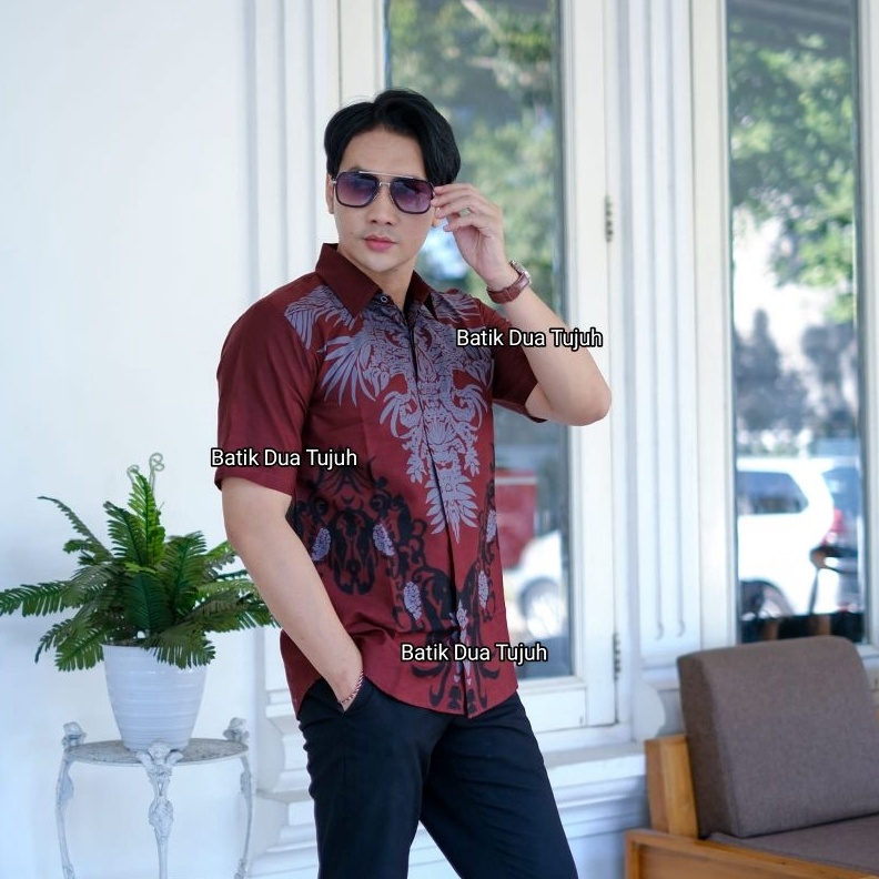 KODE J47R Kemeja Batik Pria Slimfit Modern Lengan Pendek Premium Baju Hem Kantor Merah Maroon