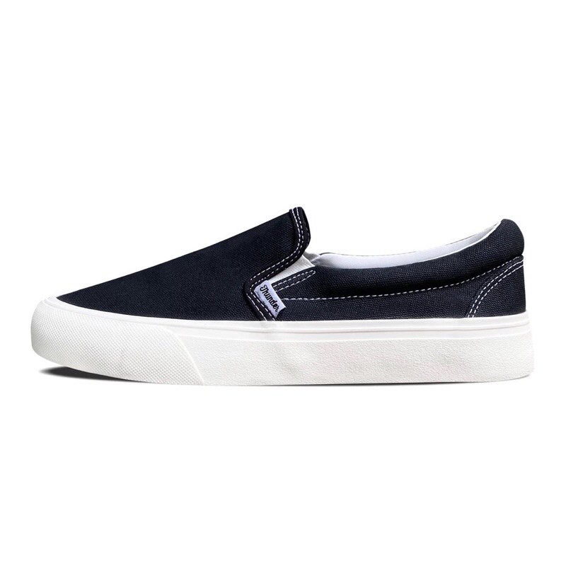 Sepatu Slip On Thunderbear Hitam