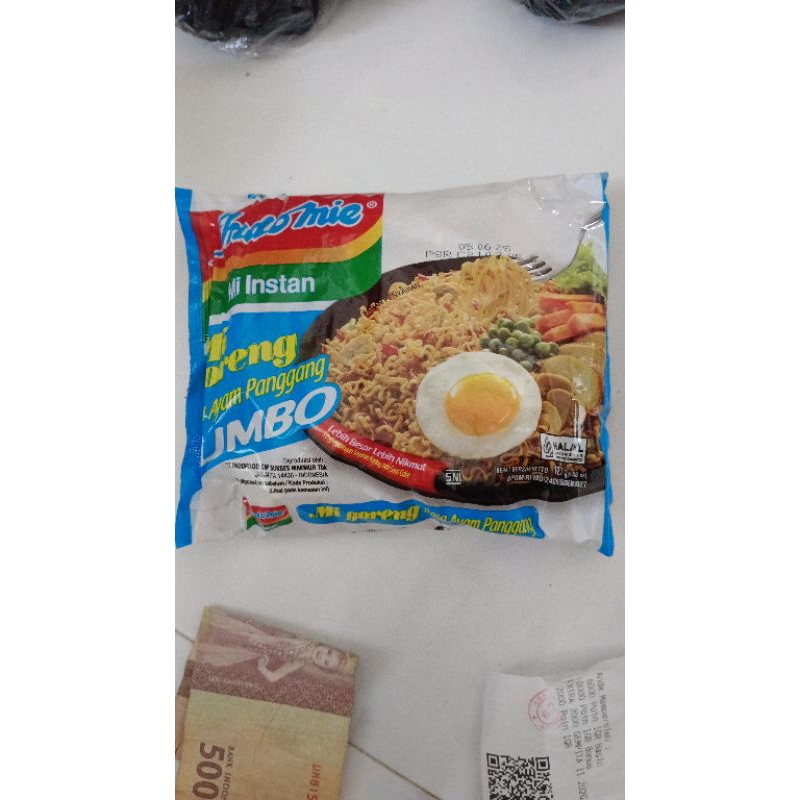 

Paket Indomie goreng jumbo ayam panggang x2pcs