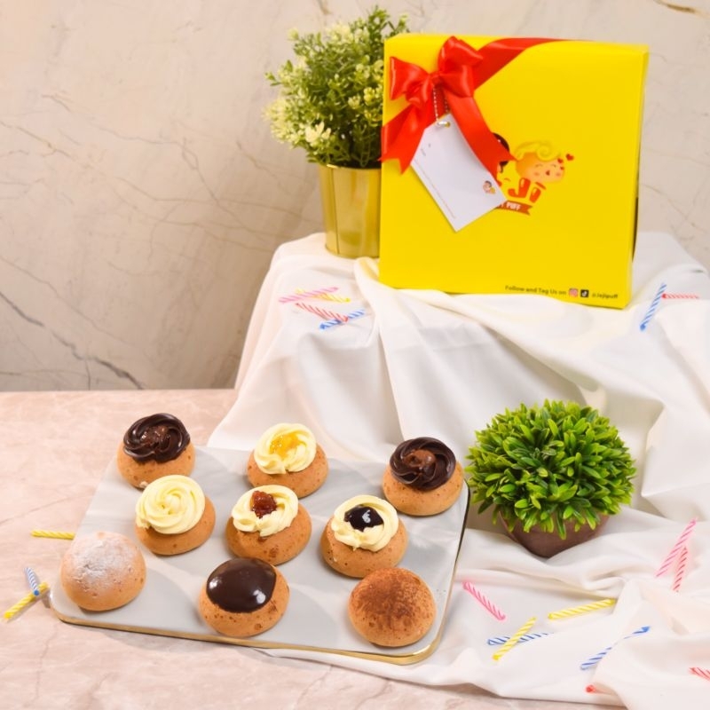 

Box 9 Chewy Hampers Package