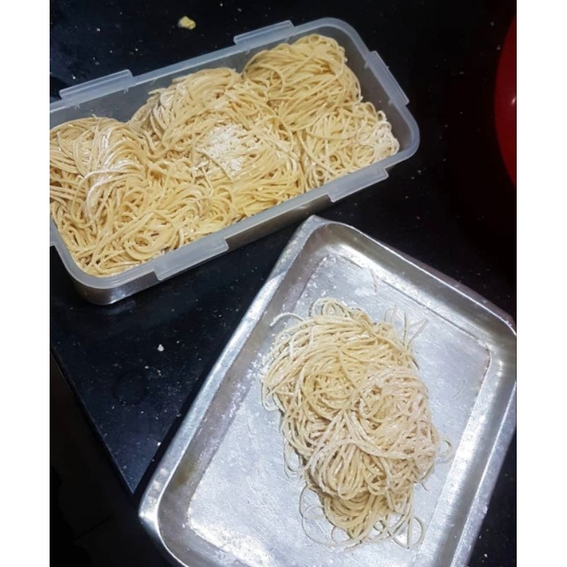 

mie telur mentah handmade