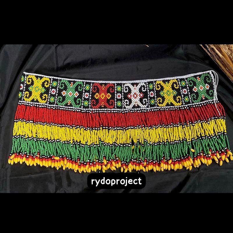 Teratai Pinggang Manik Tari Dayak