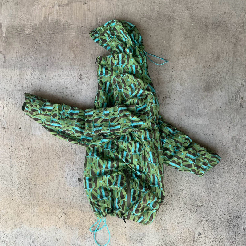 Vintage Burton full Text over printed outdoor Jacket