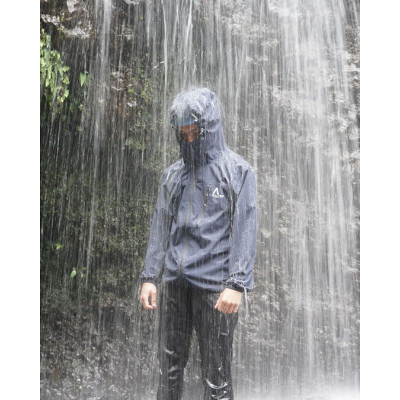 Pelvoux Lyngen Rain jacket Ultralight full waterproof dan windproof - jaket anti air - Jaket lipat w