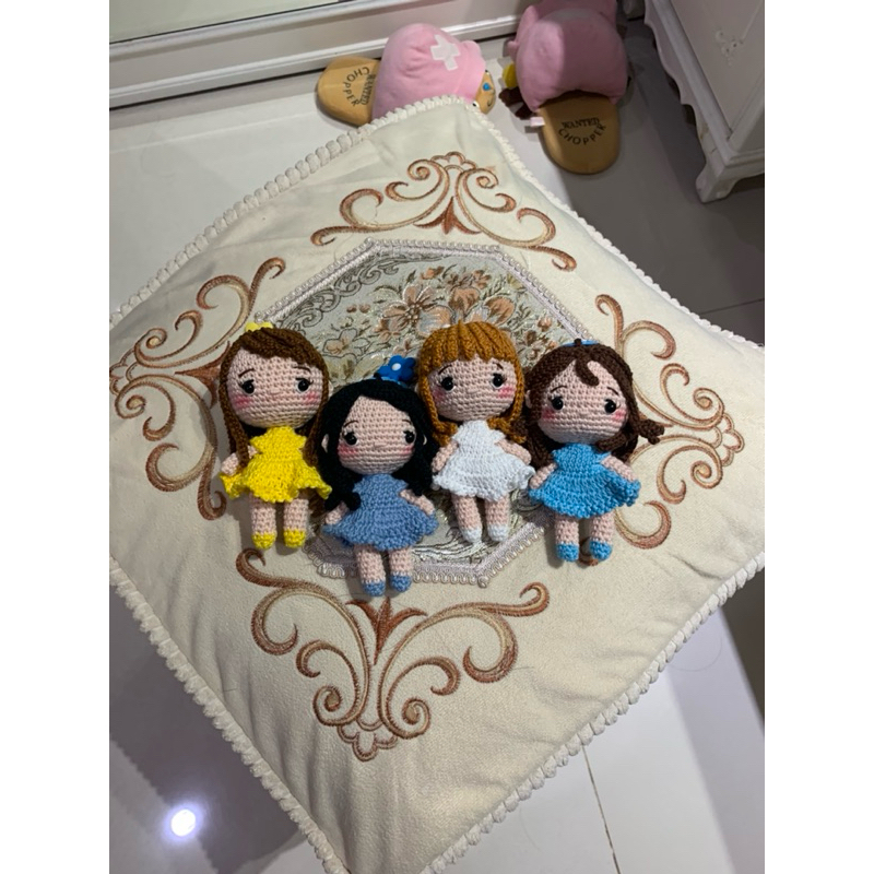 kado gantungan kunci boneka rajut anak perempuan ( cewek)