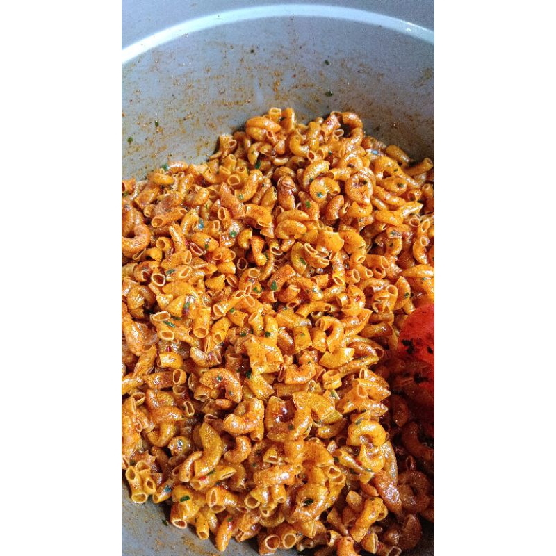 

Makaroni Mini Cemilan pedas daun jeruk pouch ummamisnack