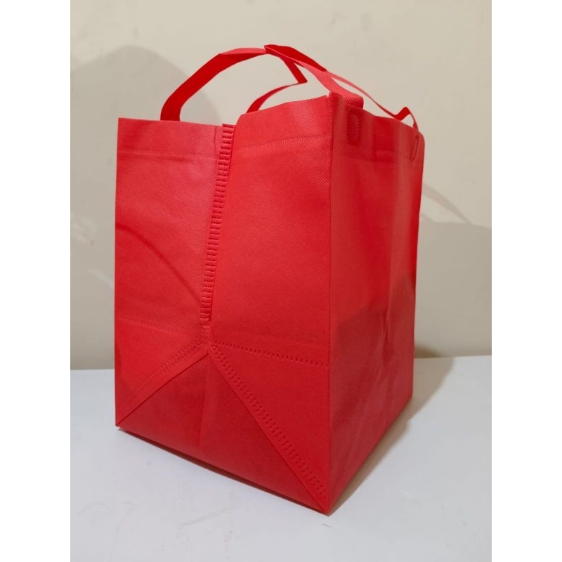 

TAS HAJATAN BOX PRESS Ukuran 20 x 20.TAS SPUNBOND/TAS KOTAK NASI/TAS SOUVENIR/TAS PARSEL/TAS ULTAH/GOODIE BAG