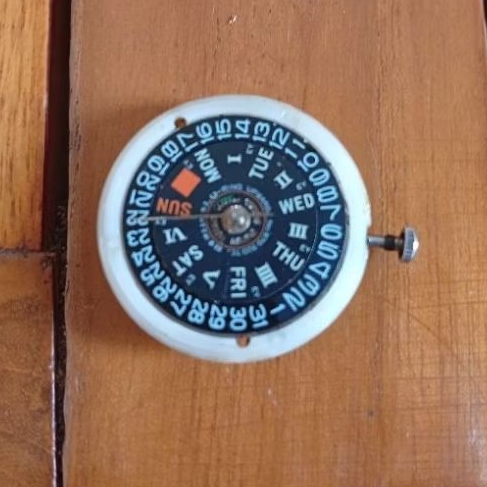 MESIN JAM SEIKO CAL-6309A BLACK DAY DATE. BAHAN PERLU SERVICE AKURASI..(second,vintage,kuno)