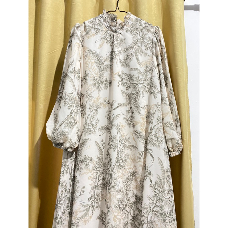 RUBY DRESS WEARING KLAMBY