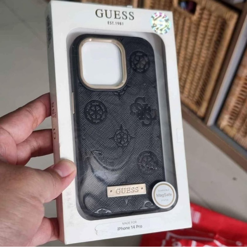 PLAYWORKS Guess Iphone 14 Pro case leather magsafe