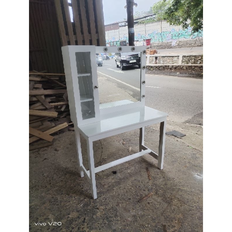 meja rias kayu jati belanda.meja kayu minimalis.meja make up .meja kayu