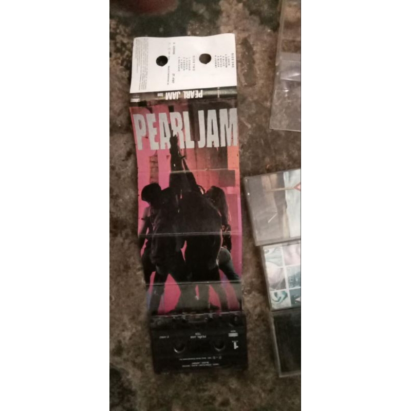 Kaset Pearl Jam Album Ten, No Code, Yield