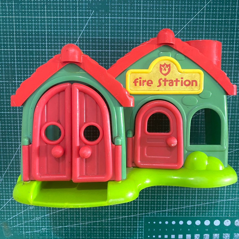 ELC Happyland Fire Station | PRELOVED