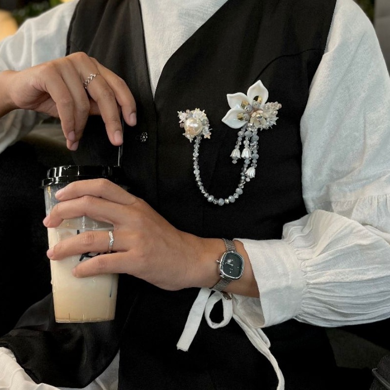 KODE X89V MAYUMI STATEMENT BROOCH by RASWA OFFICIAL