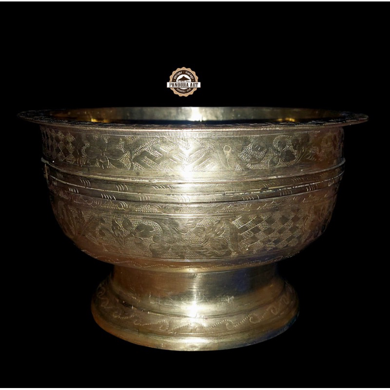 Bokor ukir kuningan lawas size BESAR ( B768 )