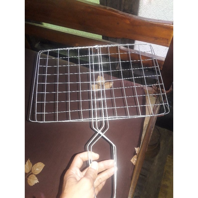 kawat pemanggang ikan serbaguna