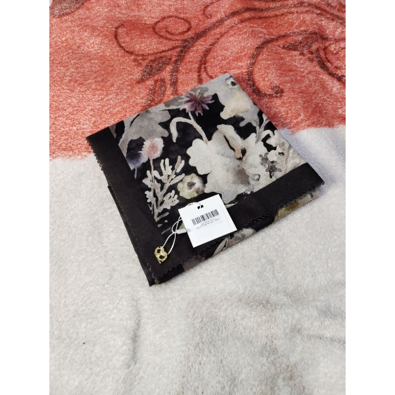 fiore black as is new buttonscarves