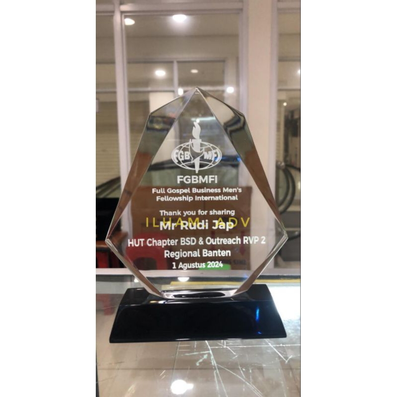 Plakat akrilik piagam penghargaan custom