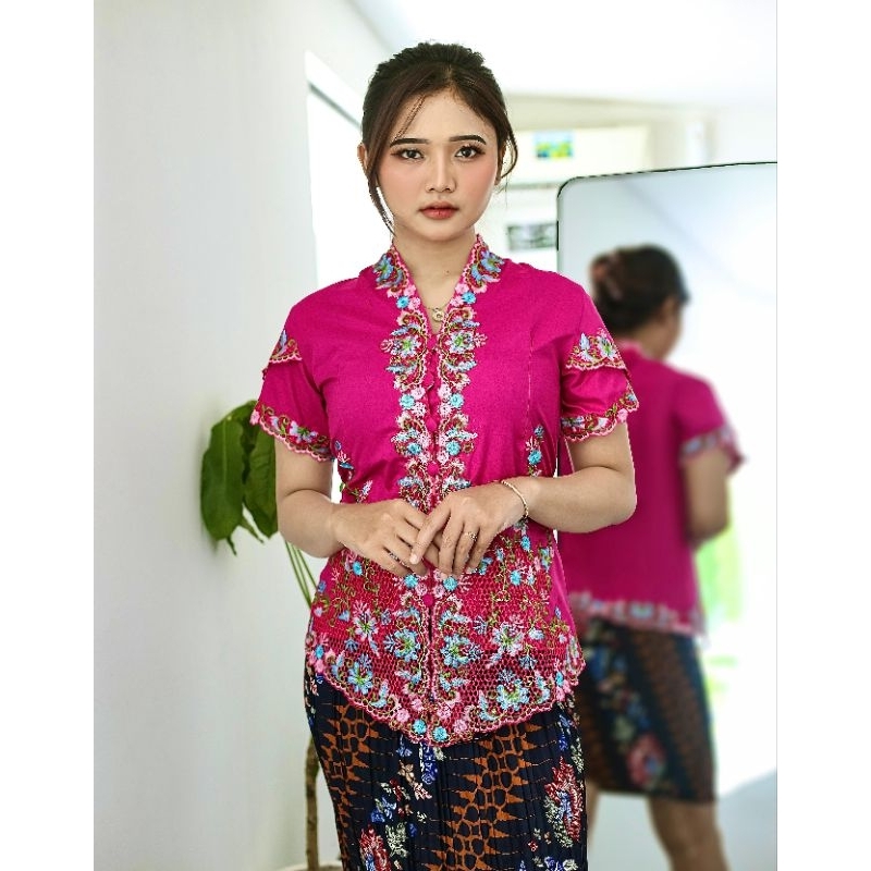 De KEBAYA BORDIR ELEGAN LENGAN PENDEK KEBAYA ENCIM KEBAYA BORDIR KEBAYA MODERN KEBAYA VIRAL KEBAYA