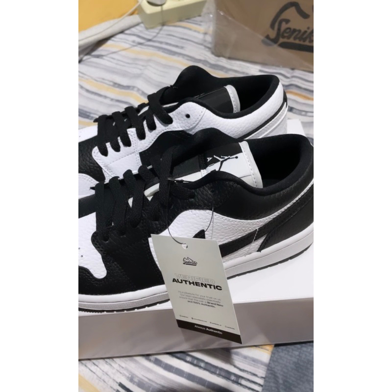 Preloved air jordan 1 low SE split black white