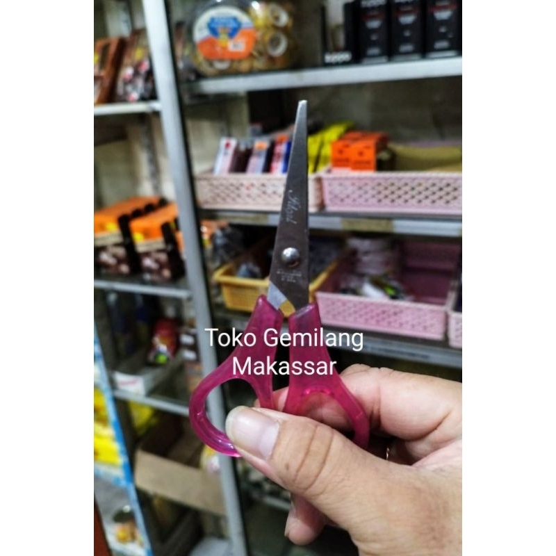 

Gunting Kecil Ideal
