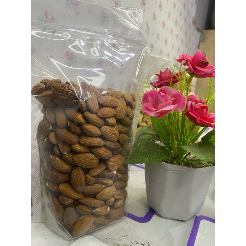 

Kacang Panggang Almond