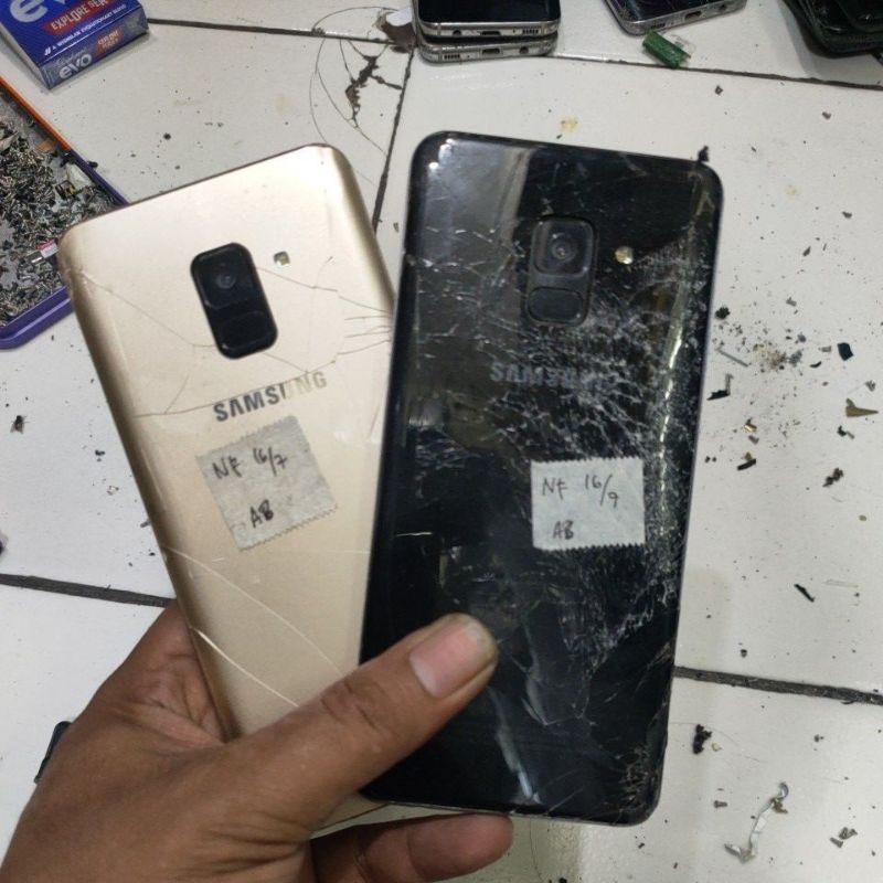 samsung a8 2018,minus lcd,baca deskripsi