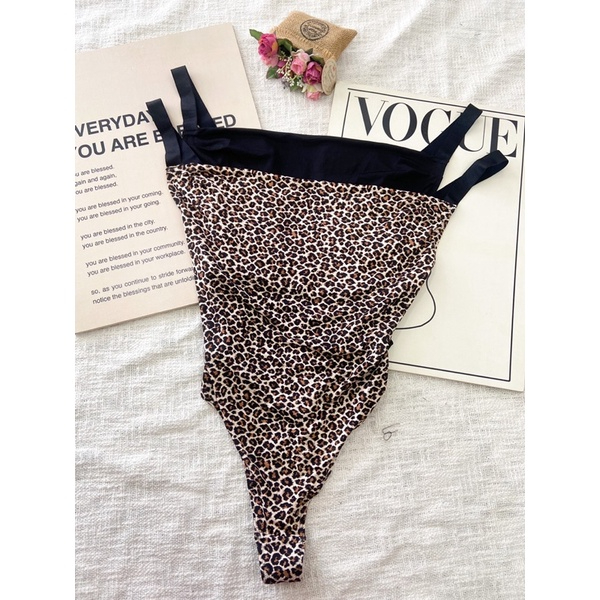 Urban Outfitters Square animall Bodysuit