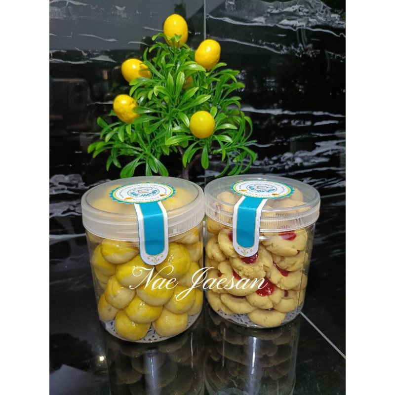 

Paket Hemat 2 Varian Kue Nastar dan Thumbprint Premium / Kue Kering/ Kue Lebaran/ Kur Natal Size 600 ml x 2