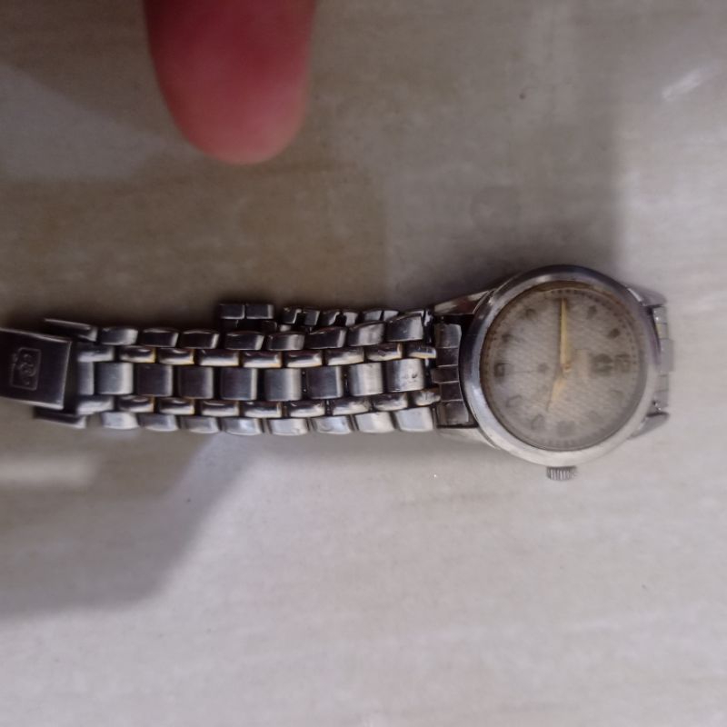 jam tangan wanita antik vintage merk Titus swiss otomatis kondisi tidak hidup