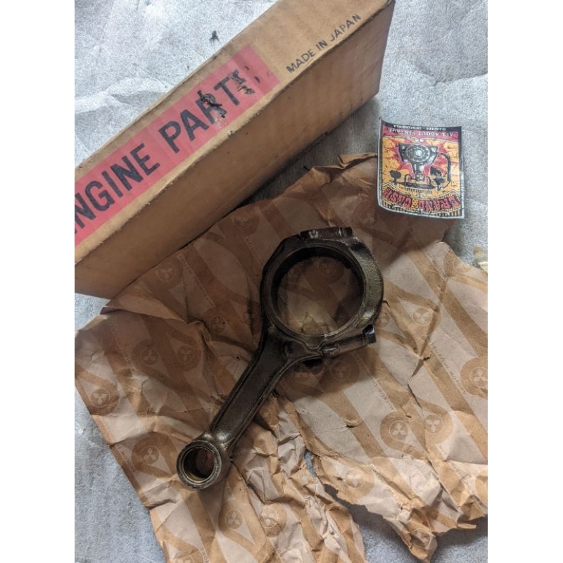 Stang seher stang piston Mitsubishi colt T120 original nos