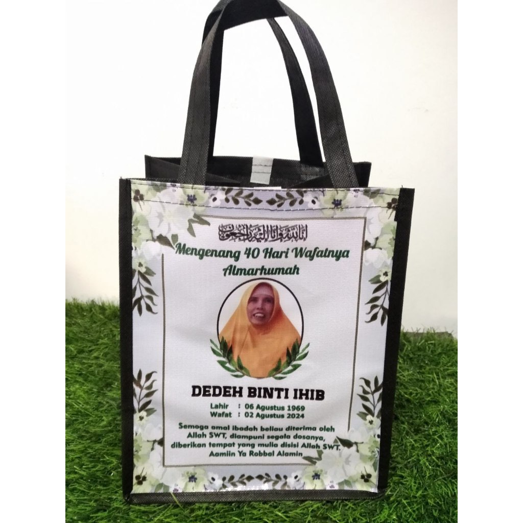 

[ 20x20x30 ]....hajatan / tas berkat / haul / aqiqah / goodiebag / hampers /spunbon / nasi box 20x20