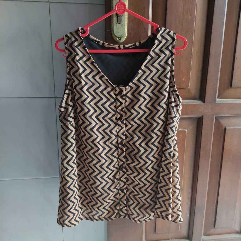 [PRELOVED] Vest Rompi Outer Cream
