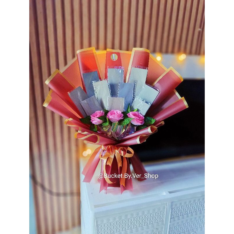 READY STOCK BUCKET UANG / BUCKET UANG / BUCKET UANG KOSONG / BUCKET WISUDA / GIFT /BOUQUET