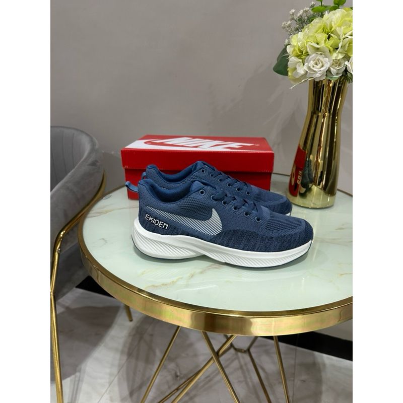 sepatu NIKE OLAHRAGA