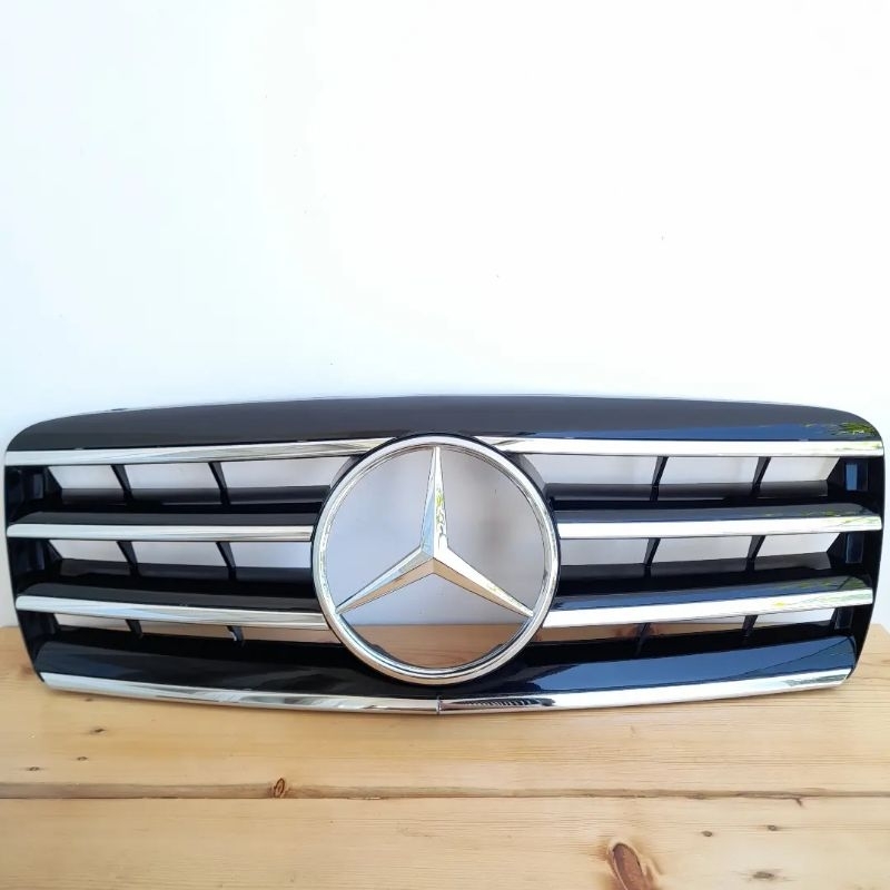 Grill mercedez benz W 203 C-class 2000-2007