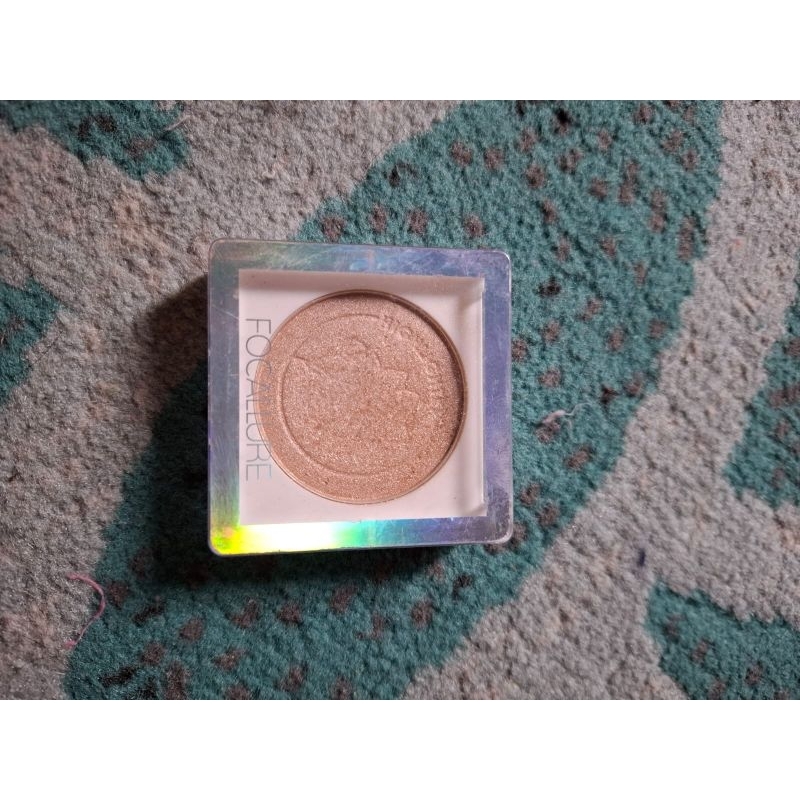 Preloved Focallure Highlighter