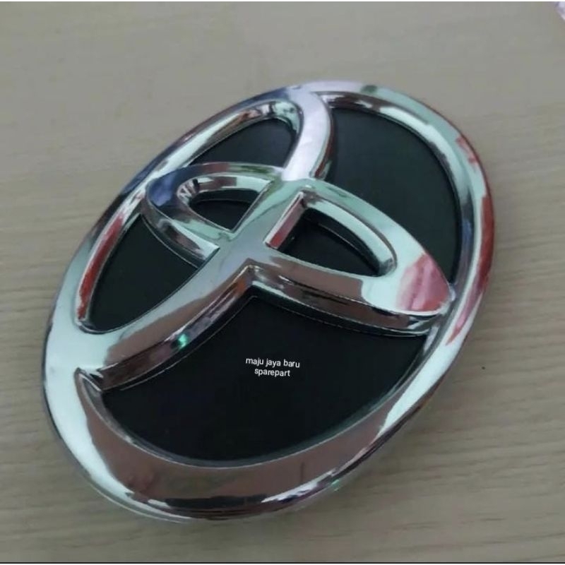 emlem logo grill depan avanza rush 2017 ke atas original