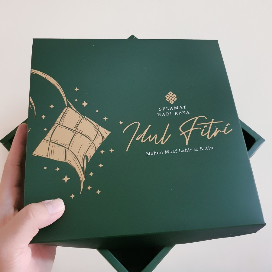 

( 5 pcs ) dus lebaran motif hijau ketupat sekat 25 laminasi doff box nastar jadul, brownies mini ukuran 20.5x20.5x3.5 cm
