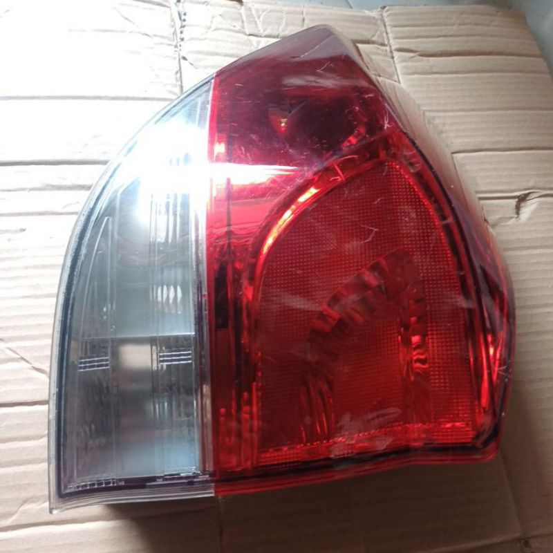 lampu stop belakang kanan mobilio original