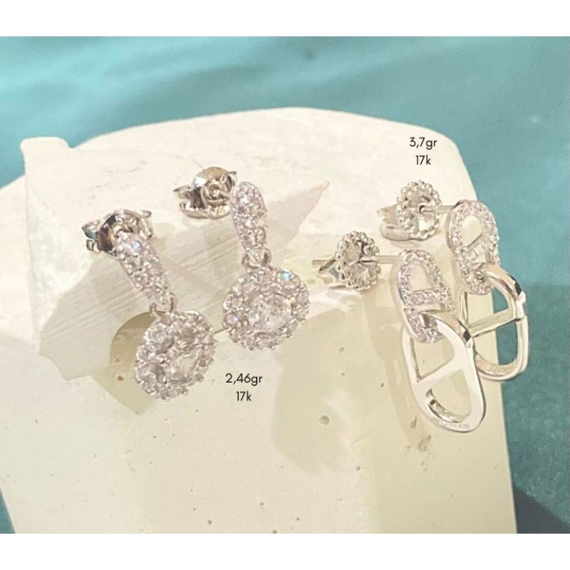 Laris Jewellery Anting tusuk emas putih model bulat 27k